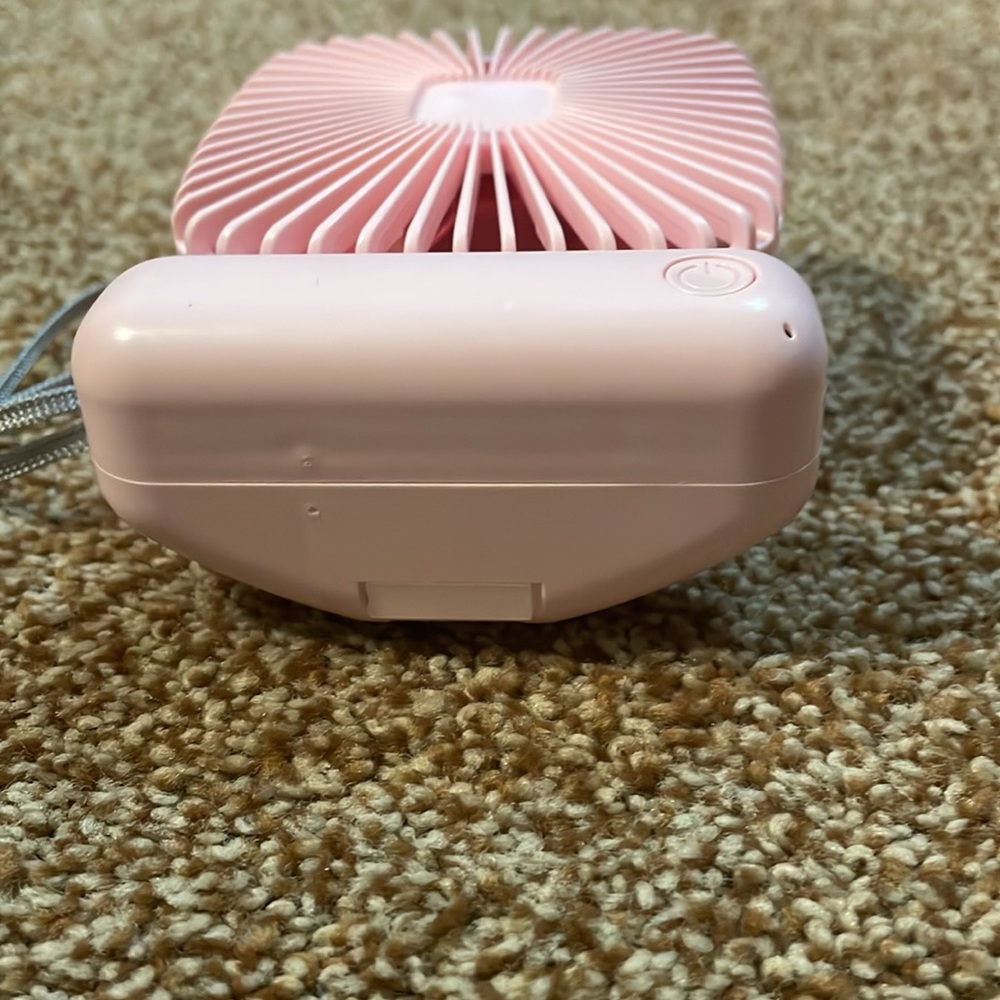 Pink Mini Desktop Fan USB - Picture 5 of 6